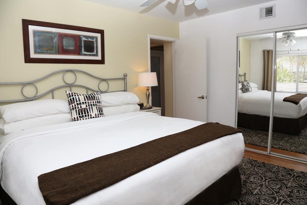 The Cabanas Guesthouse & Spa - Gay Resort Catering To Gay Men オークランド・パーク エクステリア 写真